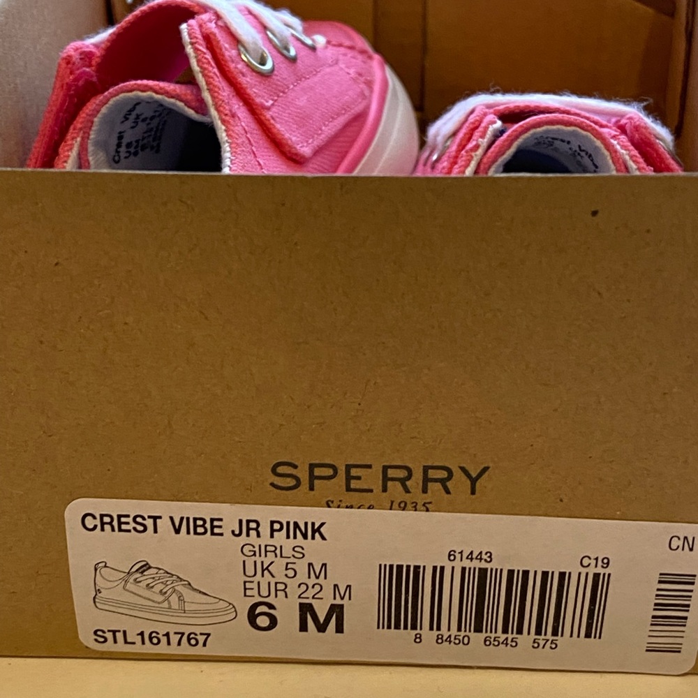 Sperry crest vibe junior brand new in box